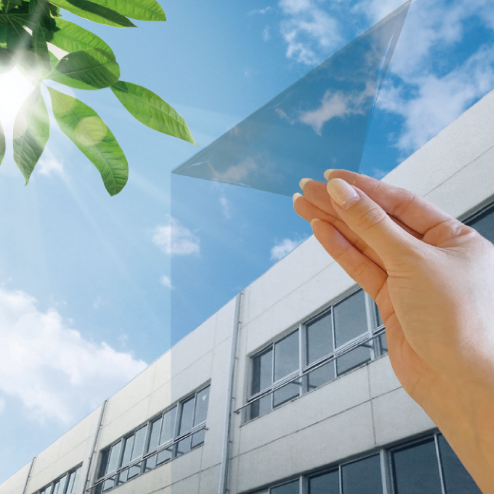 暑さ対策 │ 貼ってはがせる透明遮熱フィルム